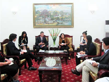 Bộ trưởng Phạm Thị Hải Chuyền tiếp Đại sứ Vương Quốc Anh tại Việt Nam