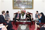 Bộ trưởng Phạm Thị Hải Chuyền tiếp thân mật Đại sứ Hoa Kỳ tại Việt Nam