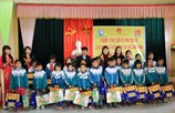 [LĐXH] Tặng bộ dụng cụ học tập cho trẻ em tỉnh Thái Bình